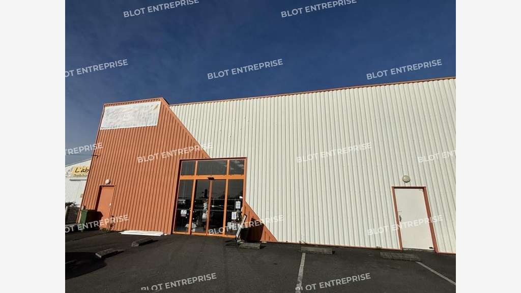 A louer local d'activité 709m² ZI de Châteaubriant