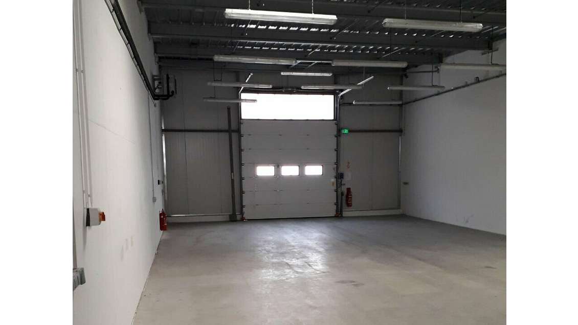 Locaux d'activités 400m² à louer à Châtellerault