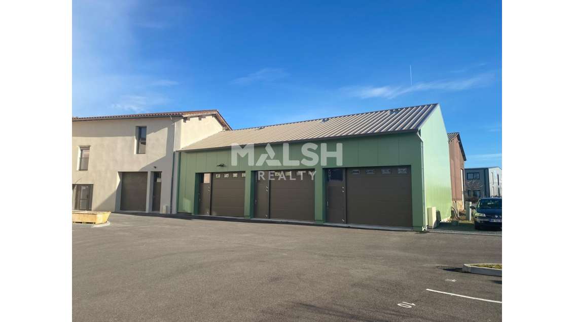 Locaux d'activités à louer 199m² à Civrieux