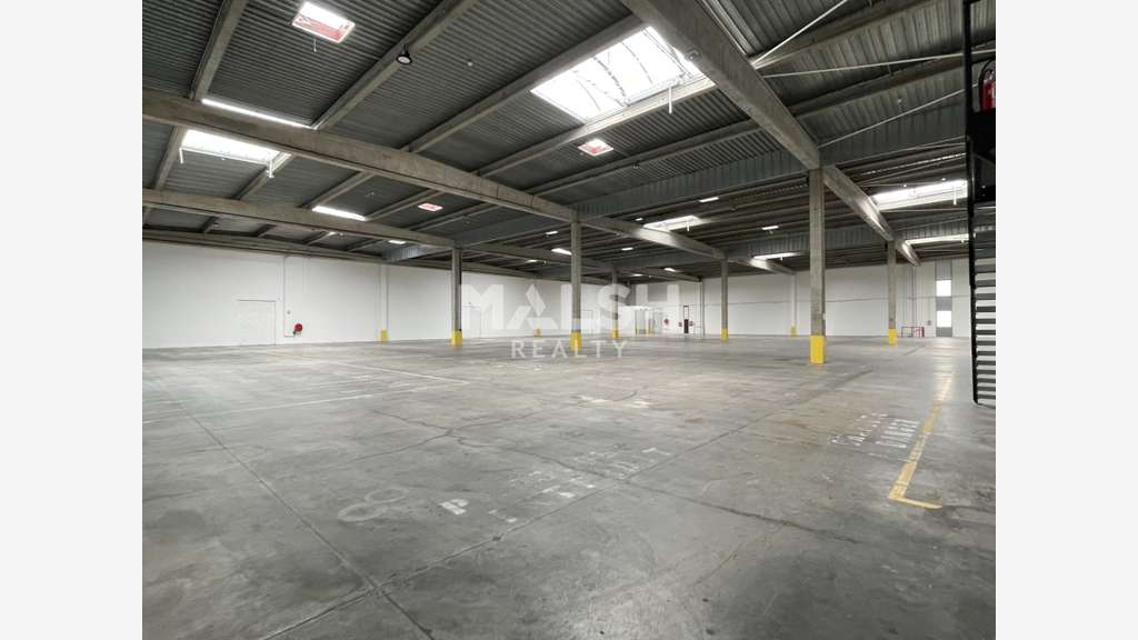 A louer cellules rénovées parc logistique à Corbas