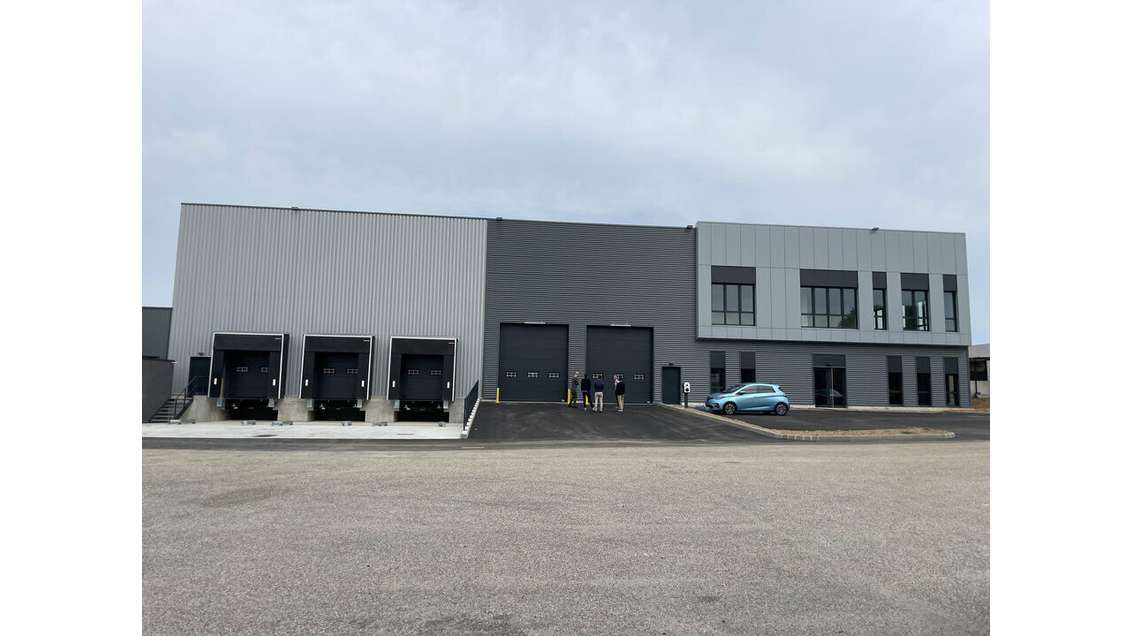 A louer locaux d'activités 4294m² à Corbas