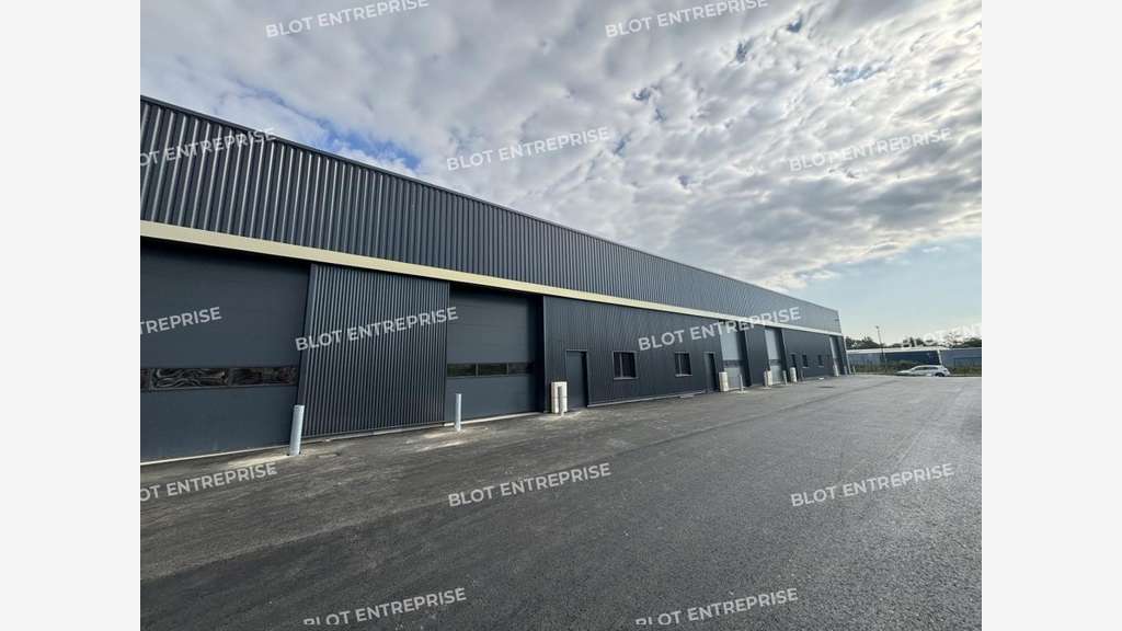 A louer cellules de stockage 157m² à Derval