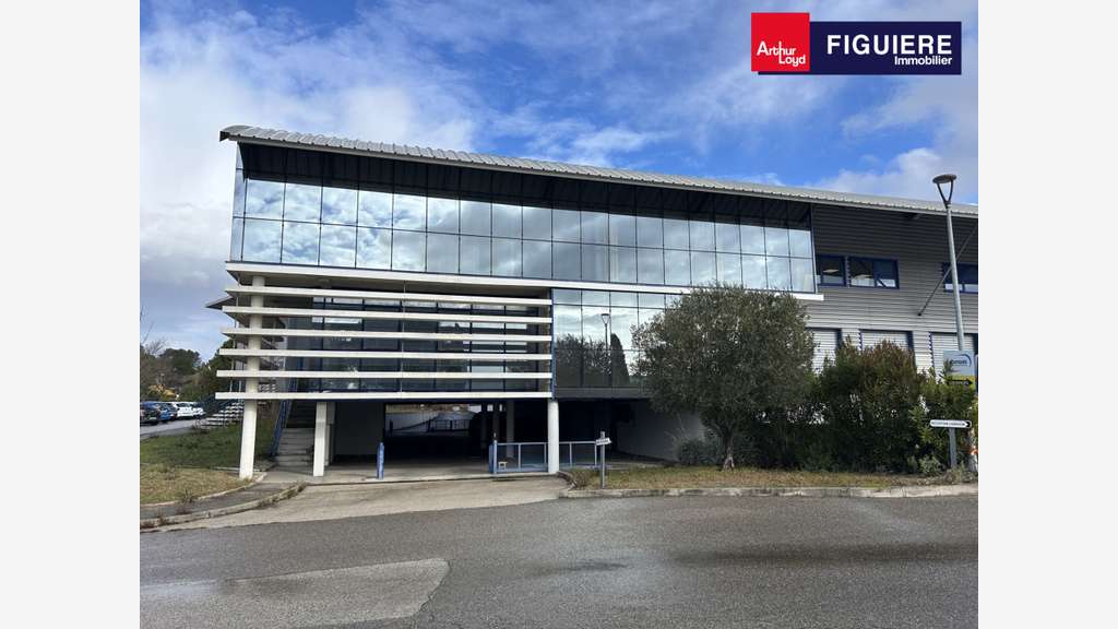 A louer entrepôt quais et bureaux Aix-en-Provence
