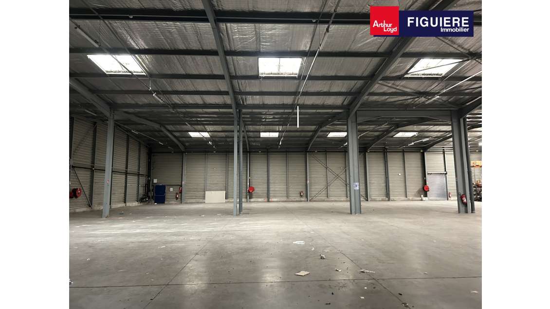 A louer entrepôt quais et bureaux Aix-en-Provence