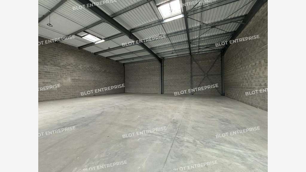 A louer cellule d'activités 200m² à Ancenis
