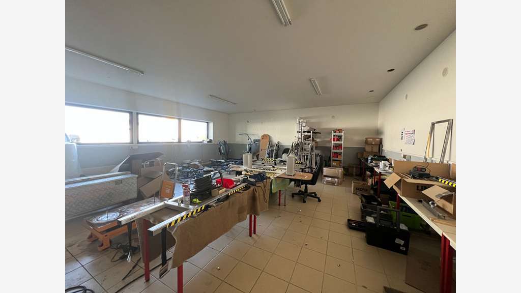 Bâtiment d'activité 486m² en excellent état Angers