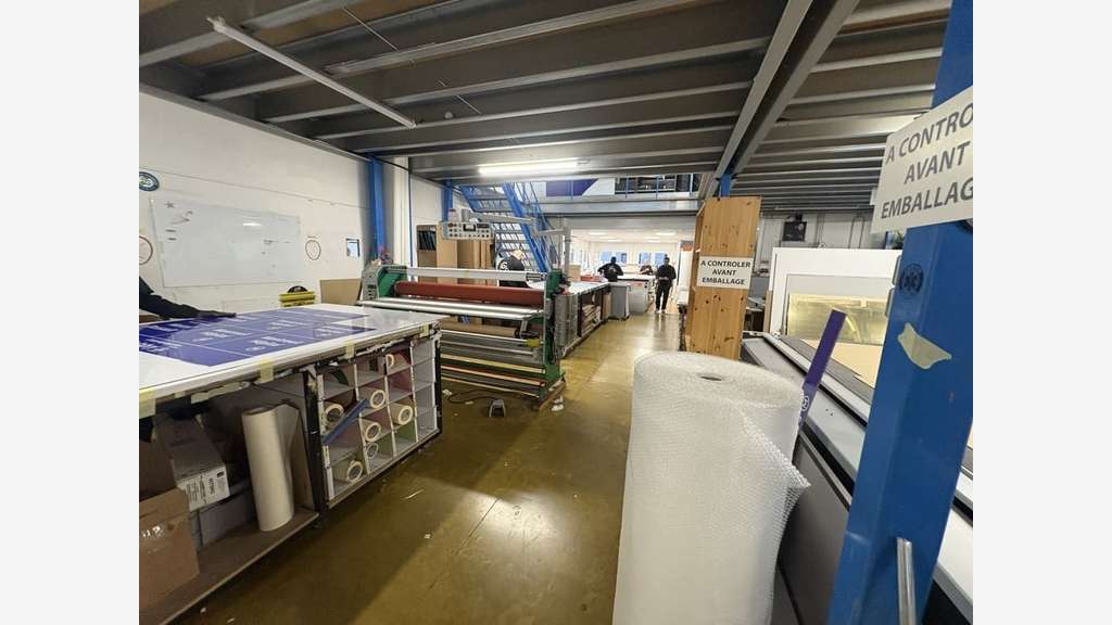À Louer local industriel 1196m² à Argenteuil