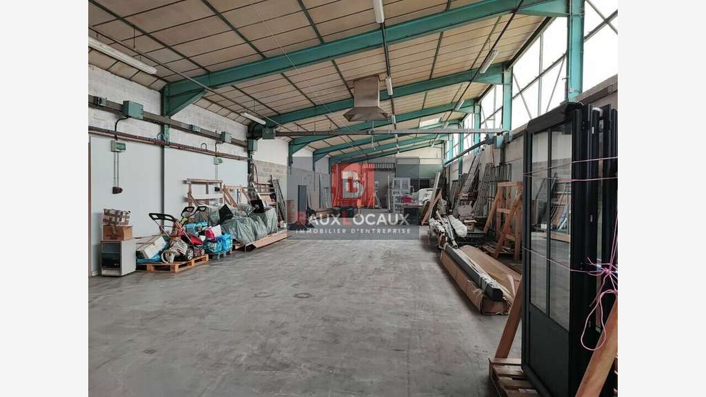 Entrepôt 370m² à louer Zone Nord d'Arles