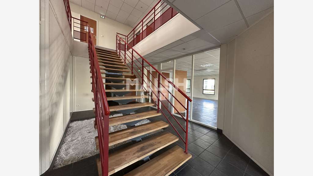 Local d'activités à louer 1440m² en ZA à Arnas