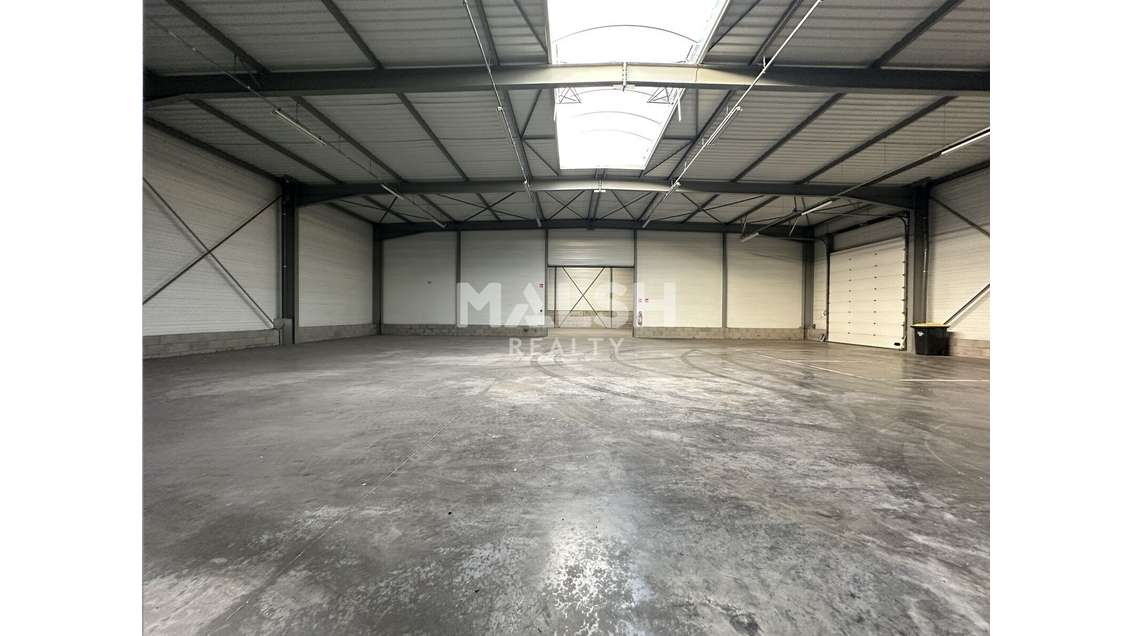 Local d'activités à louer 1440m² en ZA à Arnas