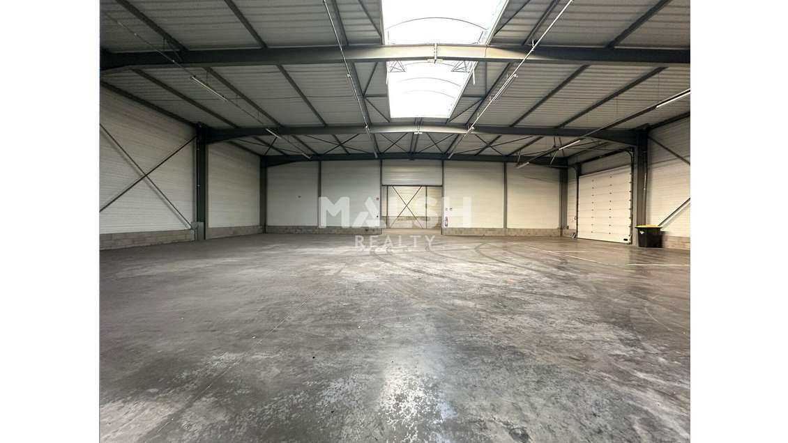 Local d'activités à louer 1440m² en ZA à Arnas