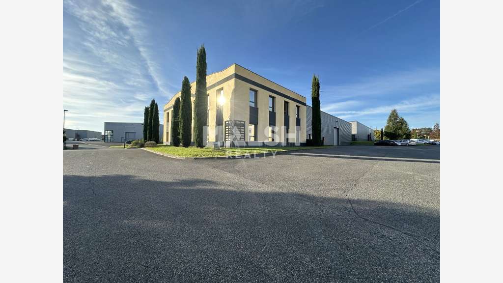 Local d'activités à louer 1440m² en ZA à Arnas