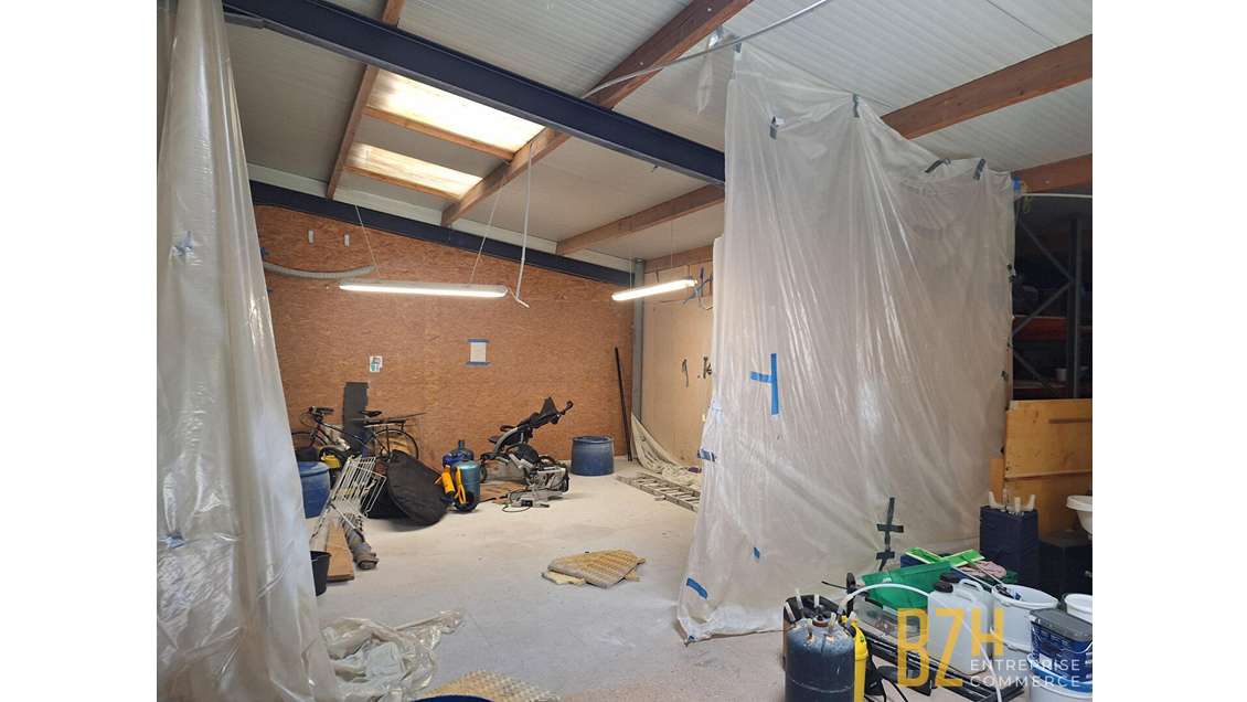A louer local d'activité de 320m² secteur Auray