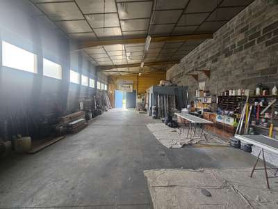 Local d'activité 230m² à louer à Avrillé
