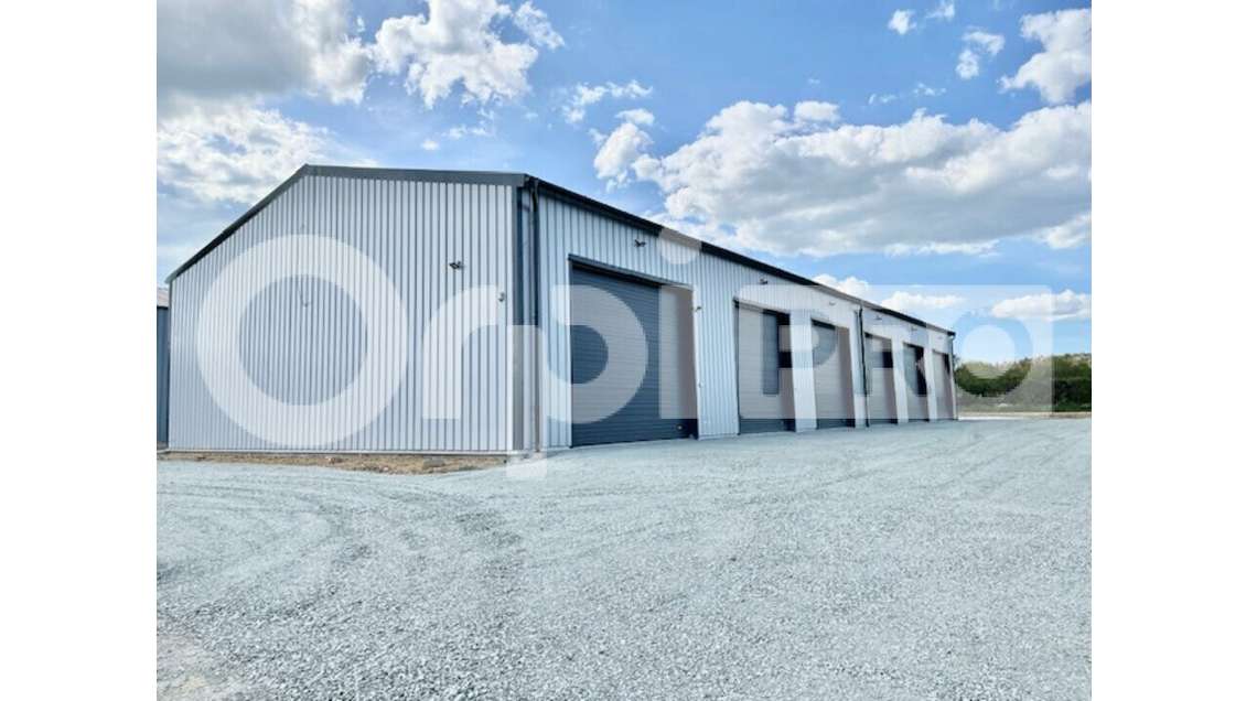 Local activité 120m² à louer à Bagnols