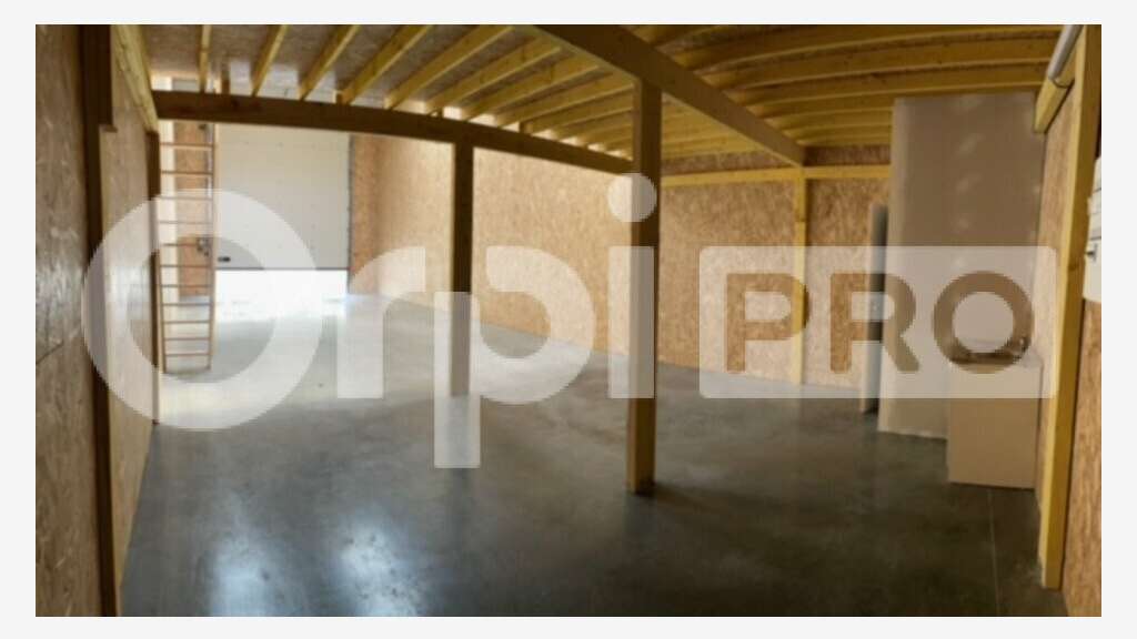 Local activité 120m² à louer à Bagnols