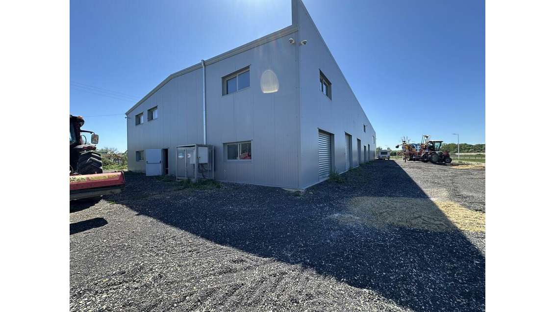 Local d'activité 480m² à louer à Bellegarde 