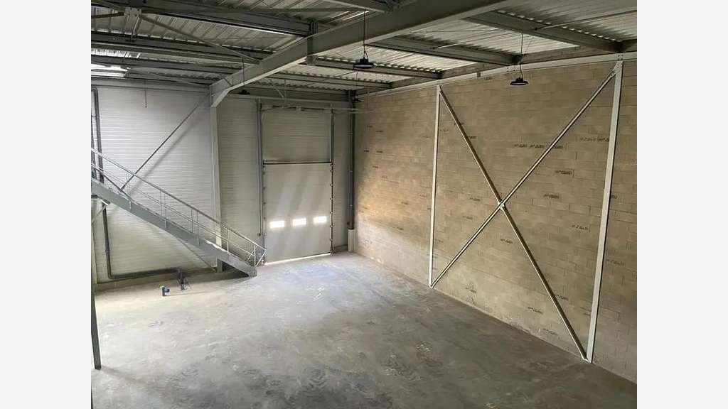 À louer locaux d'activités 389m² en ZA à Bétheny