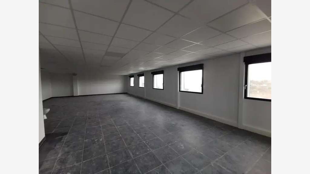 À louer locaux d'activités 389m² en ZA à Bétheny