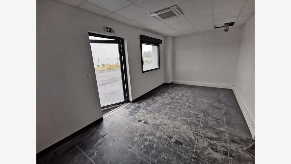 À louer locaux d'activités 389m² en ZA à Bétheny