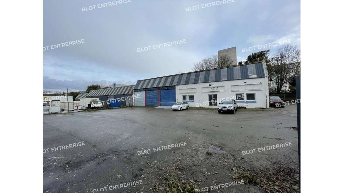 A louer cellules 340m² à Brest zone Kergonan