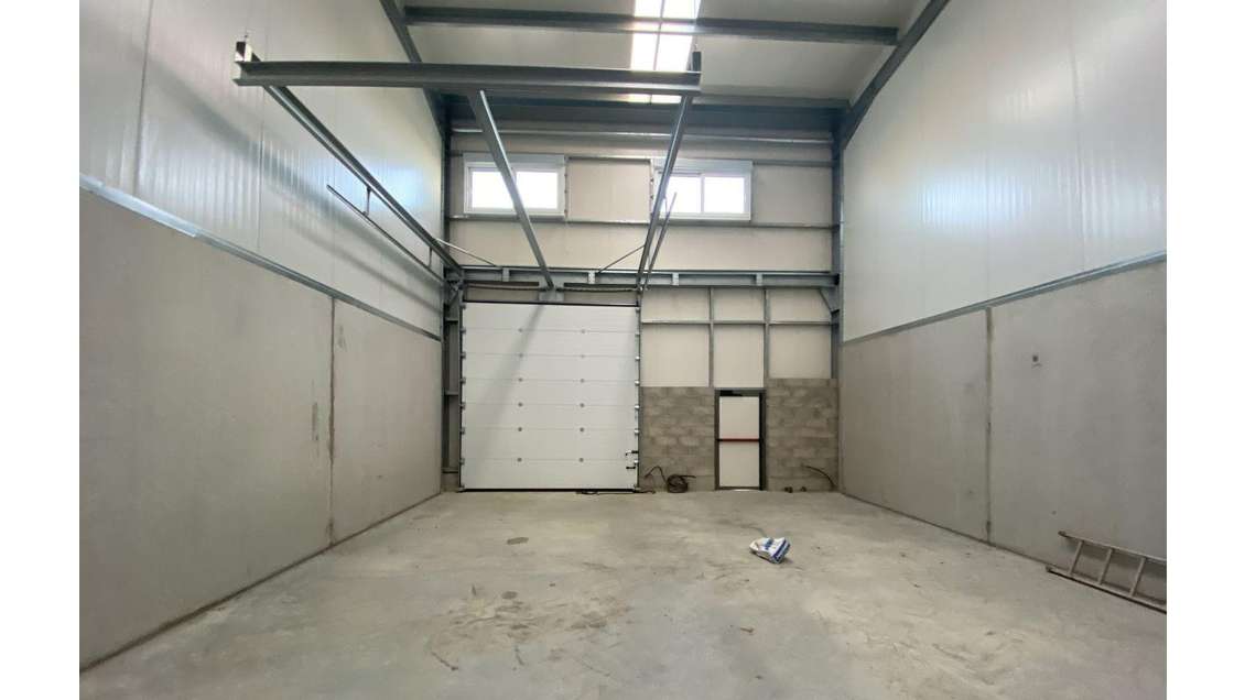 Location local d'activités 122m² Brie Comte Robert