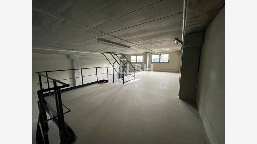 A louer local d'activités 348m² en ZA à Brignais