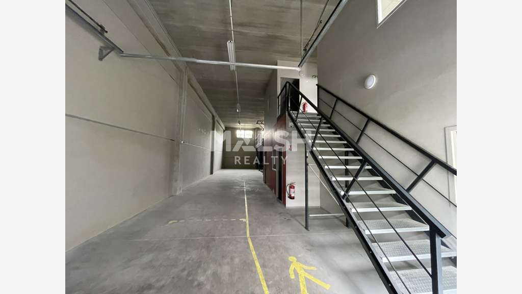 A louer local d'activités 348m² en ZA à Brignais