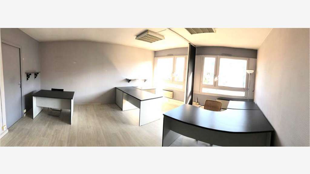 Local professionnel 35m² à louer à Bron centre