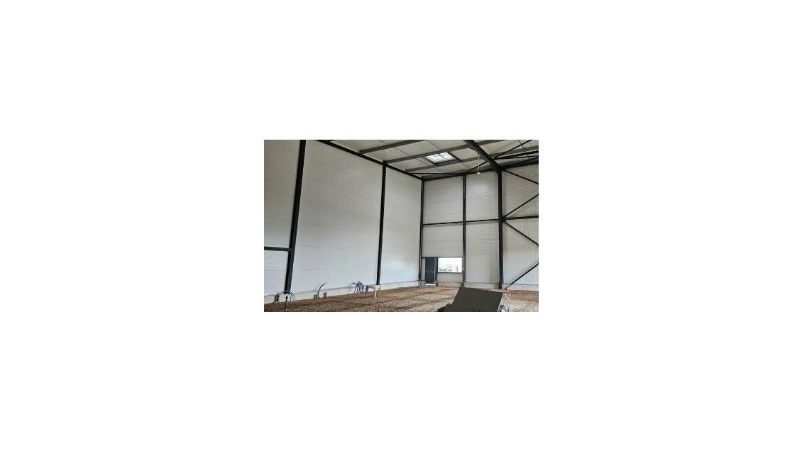 À louer local d'activités 981m² ZA de Carpentras