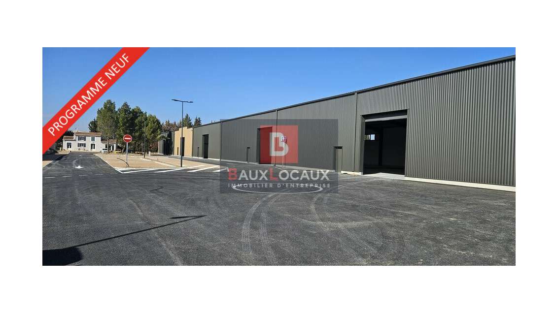 Entrepôt logistique 2473m² à louer à Carpentras 