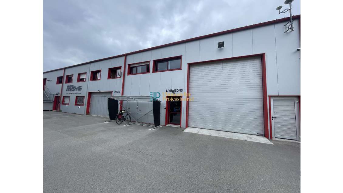 A louer local d'activité 1477m² à Caudan Kerpont