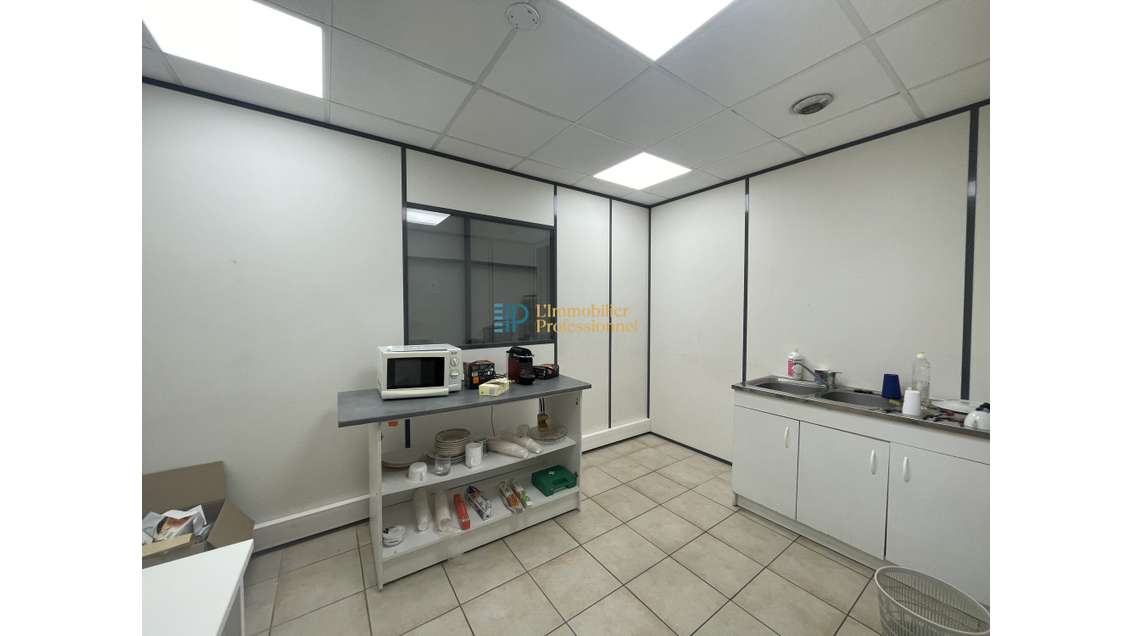 A louer local d'activité 276m² à Caudan Kerpont