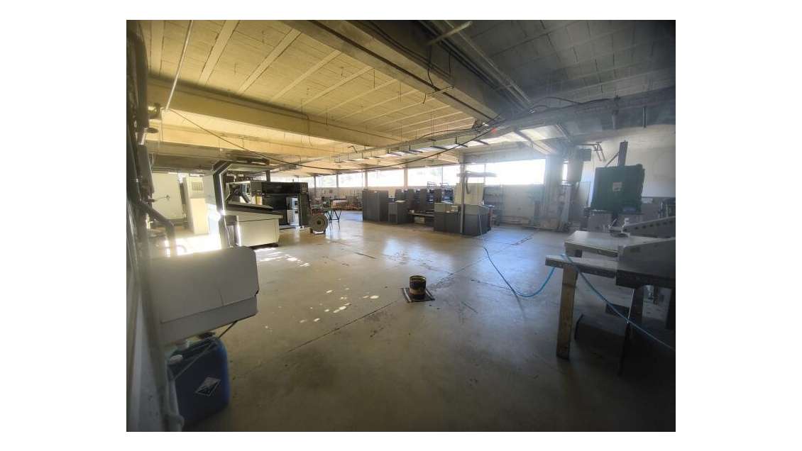 À louer local Industriel 1613m² à Cavaillon