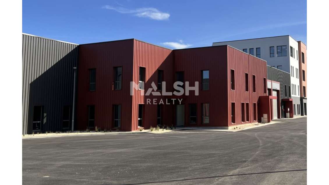 Local à louer 460m² à Chassieu ZI Mi-Plaine