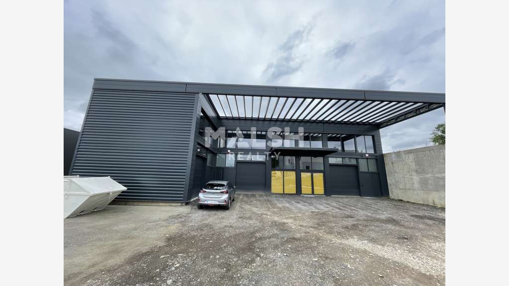 Loue local d'activités 240m² à Chazay d'Azergues