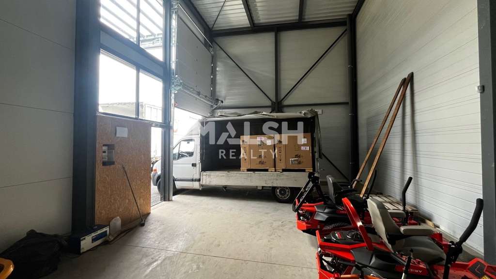 Loue local d'activités 240m² à Chazay d'Azergues