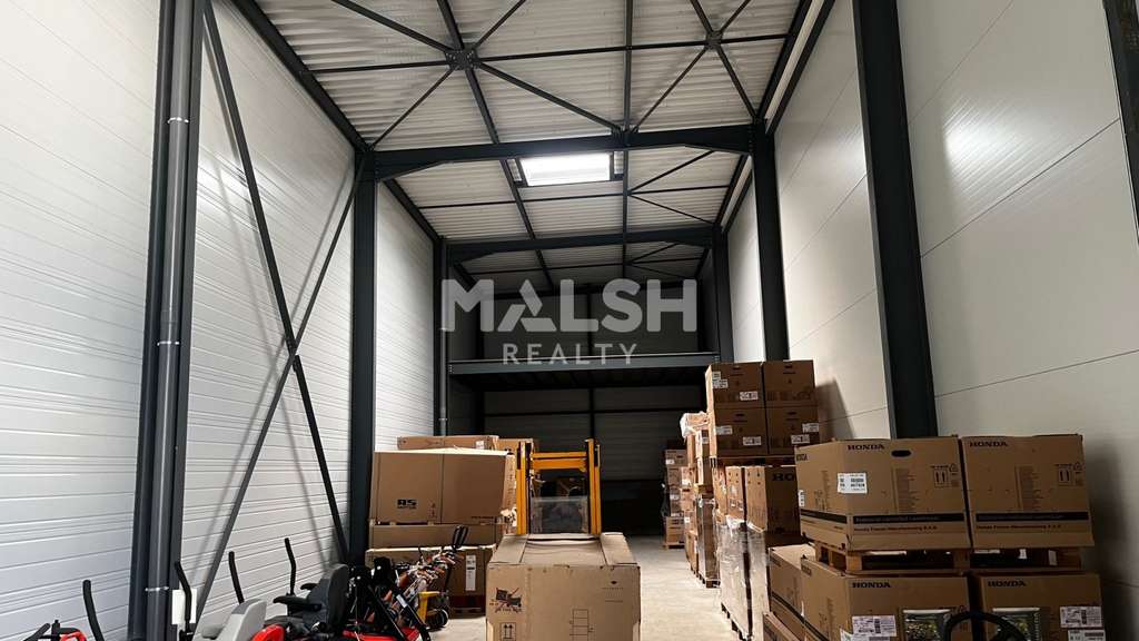 Loue local d'activités 240m² à Chazay d'Azergues