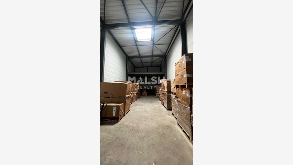 Loue local d'activités 240m² à Chazay d'Azergues