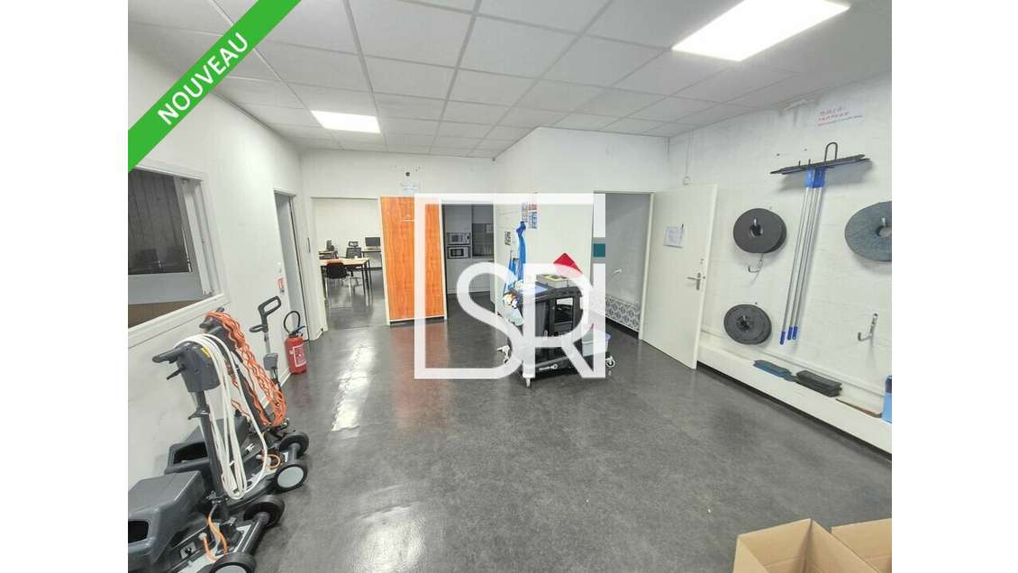 Local d'activités à Clermont Ferrand ZI  Le Brezet