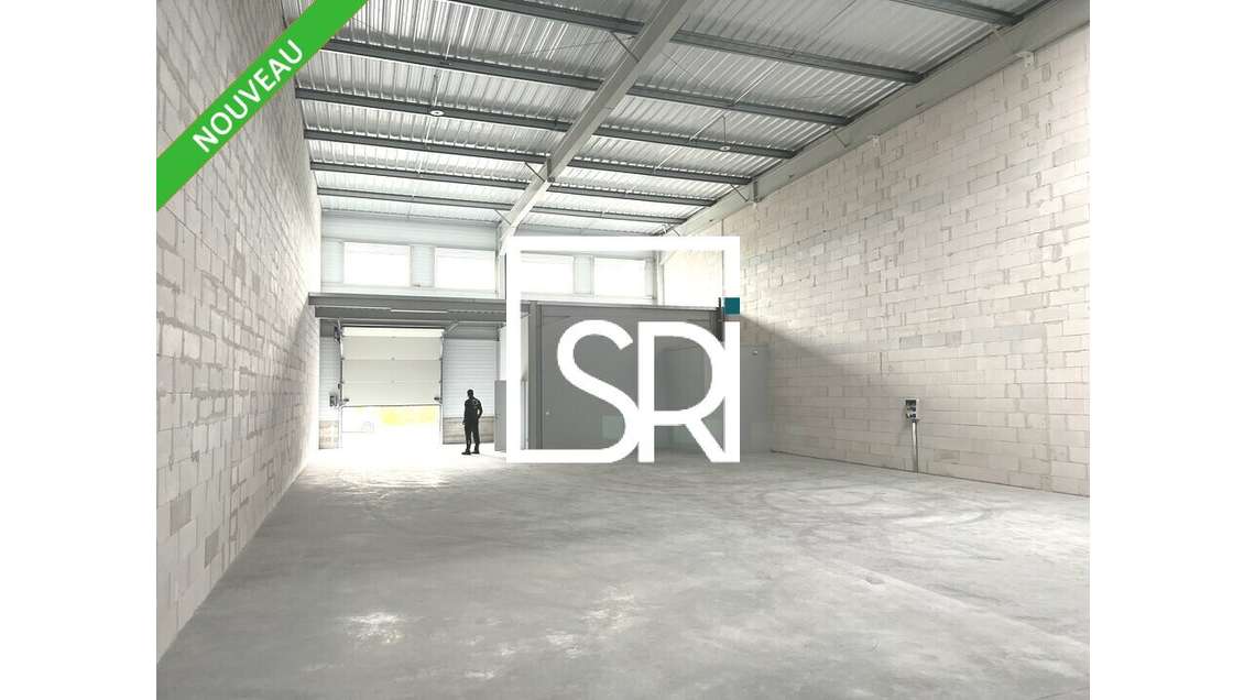 Entrepôt 390m² à louer à Clermont-Ferrand