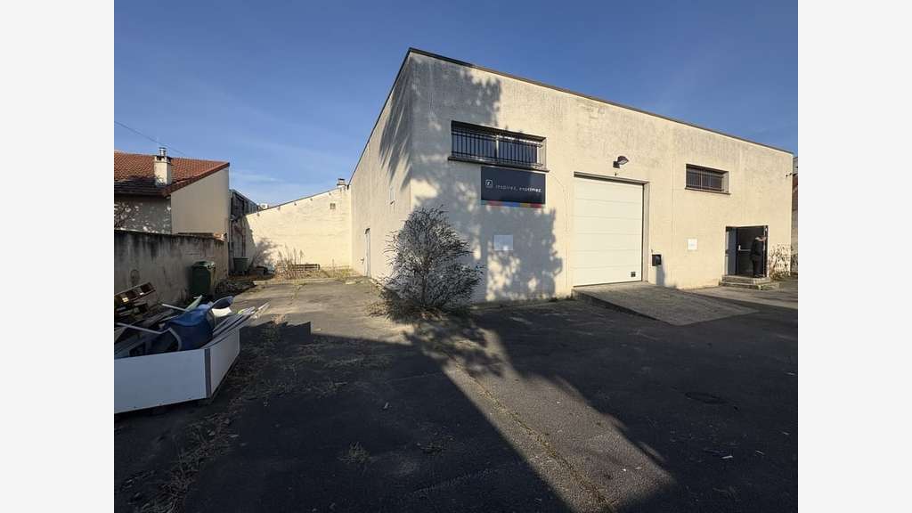À louer local industriel 1326m² à Colombes