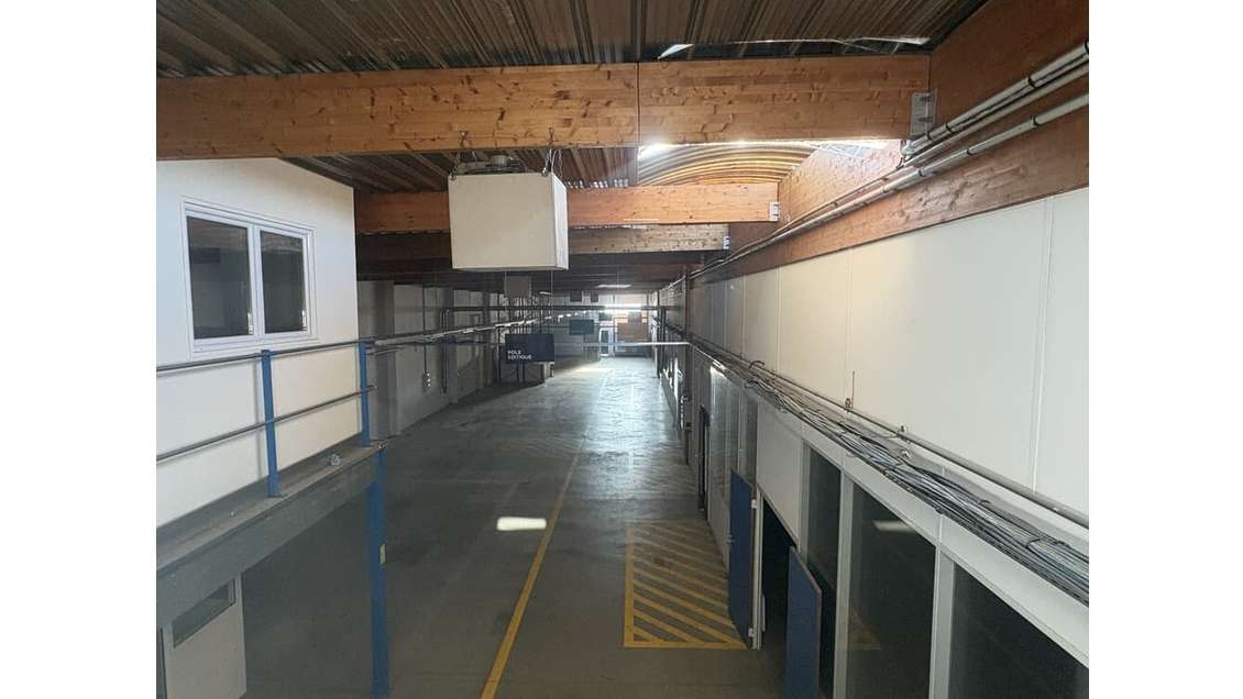 À louer local industriel 1326m² à Colombes 