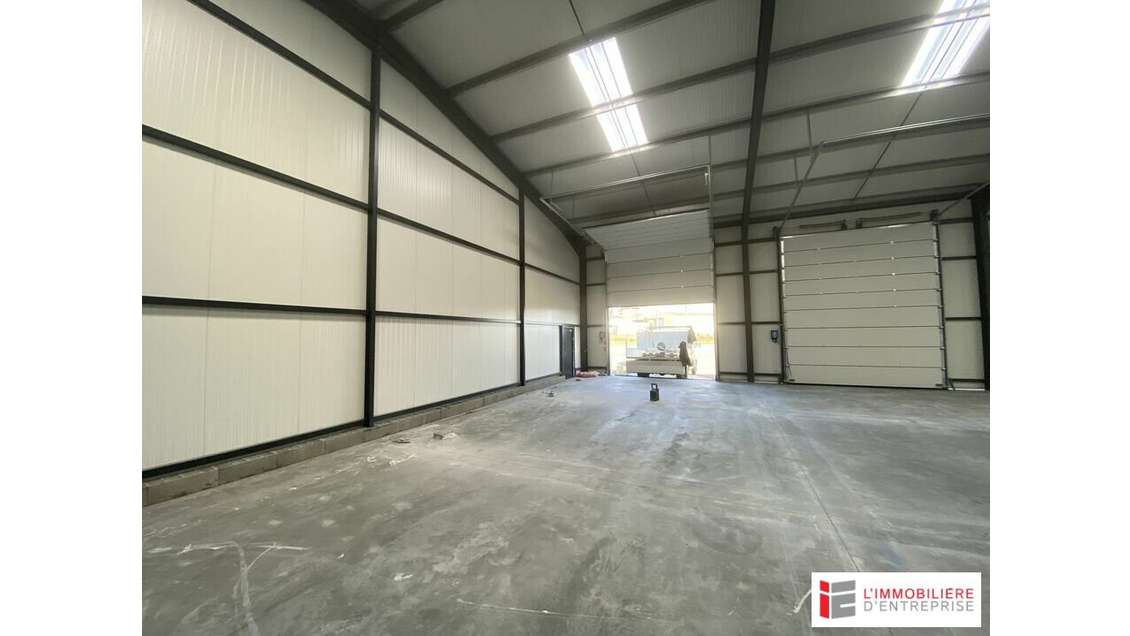 Local d'activité à louer 250m² à Combourg