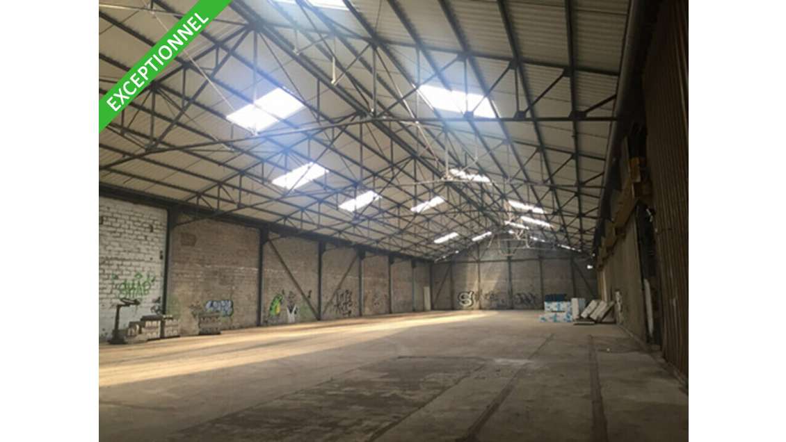 Entrepôts 3400m² à louer à Coquelles