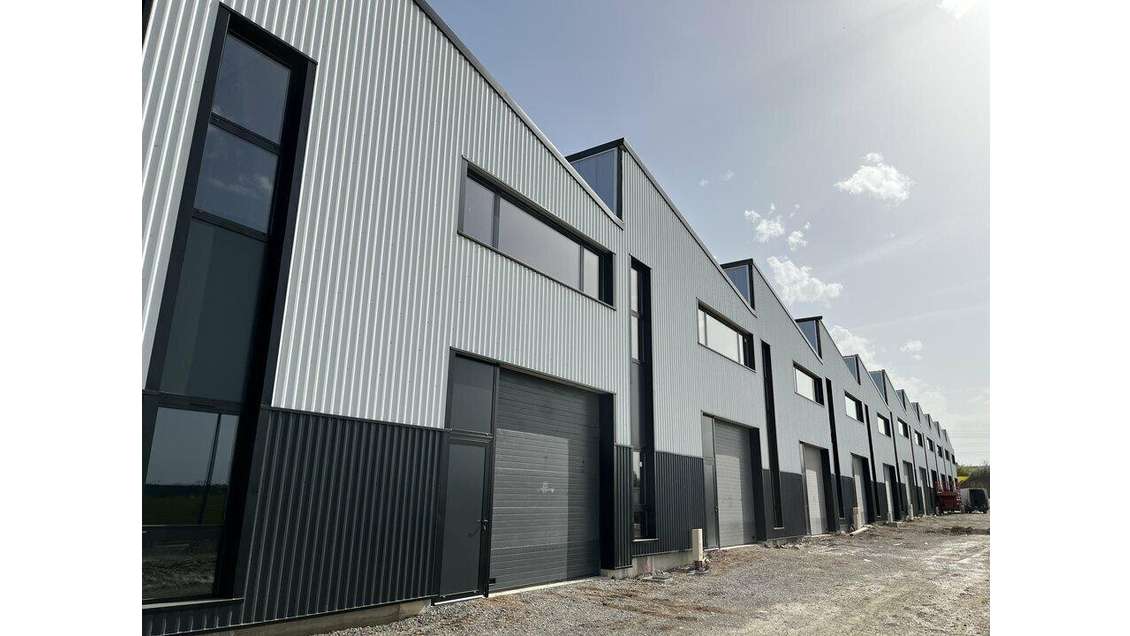 À louer locaux de 232 à 456m² à Cormontreuil