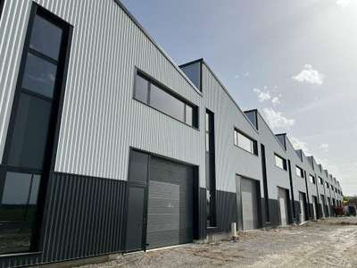 À louer locaux de 232 à 456m² à Cormontreuil