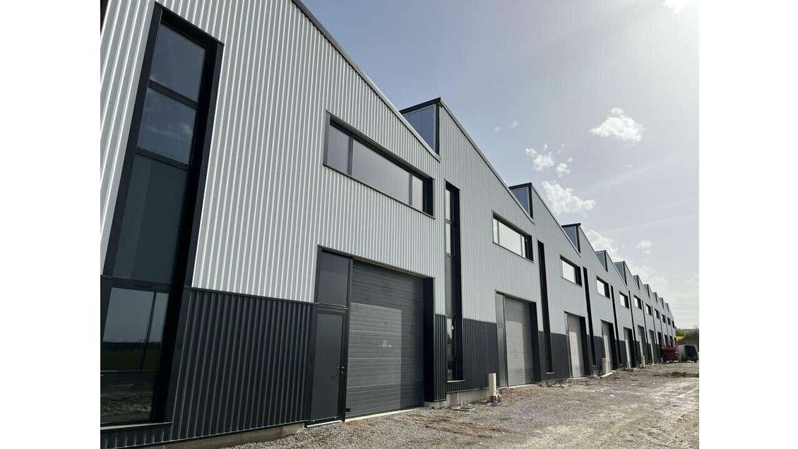 À louer locaux de 232 à 456m² à Cormontreuil