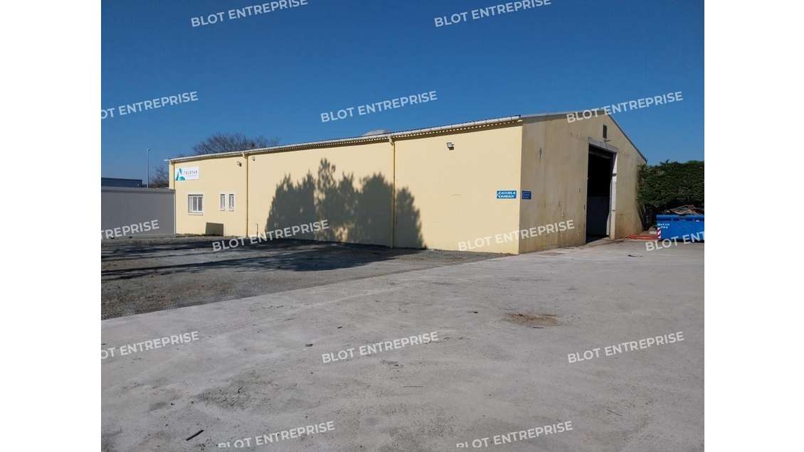A louer locaux d'activités 620m² à Couëron