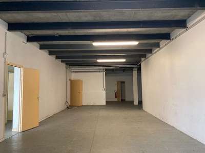 Local activité 238m² à louer à Cournon-d'Auvergne